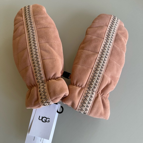 UGG Tasman Mittens size L/XL Apple Blossom